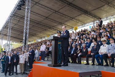 Оренбуржцы отмечают главный праздник страны